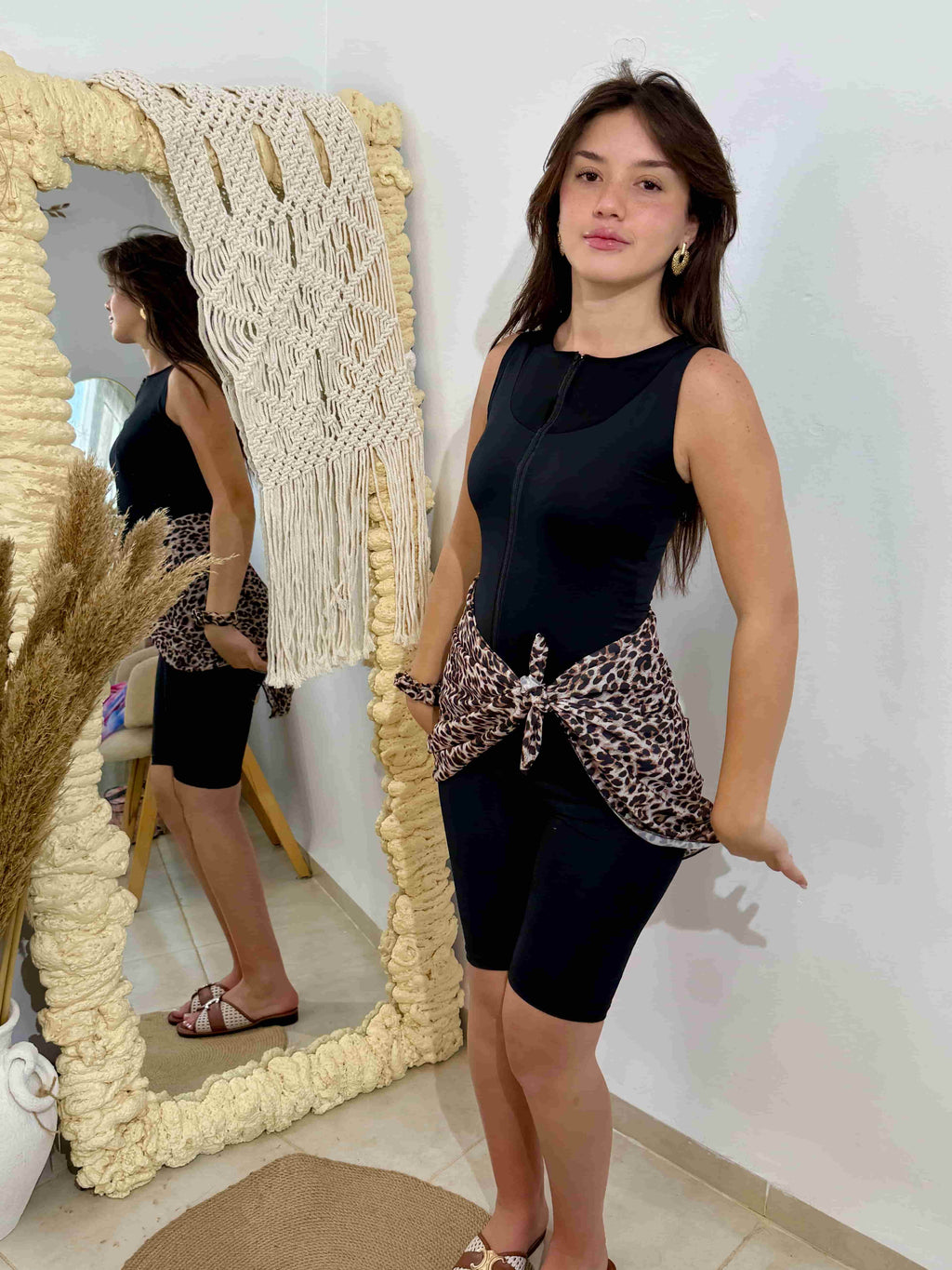 Burkini noir sans manches + pareo leopard