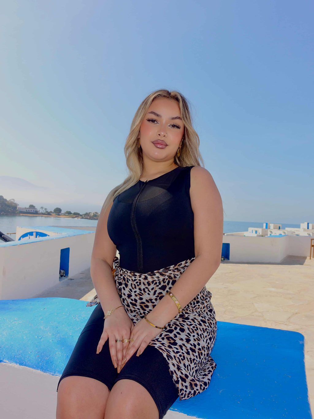 Burkini noir sans manches + pareo leopard
