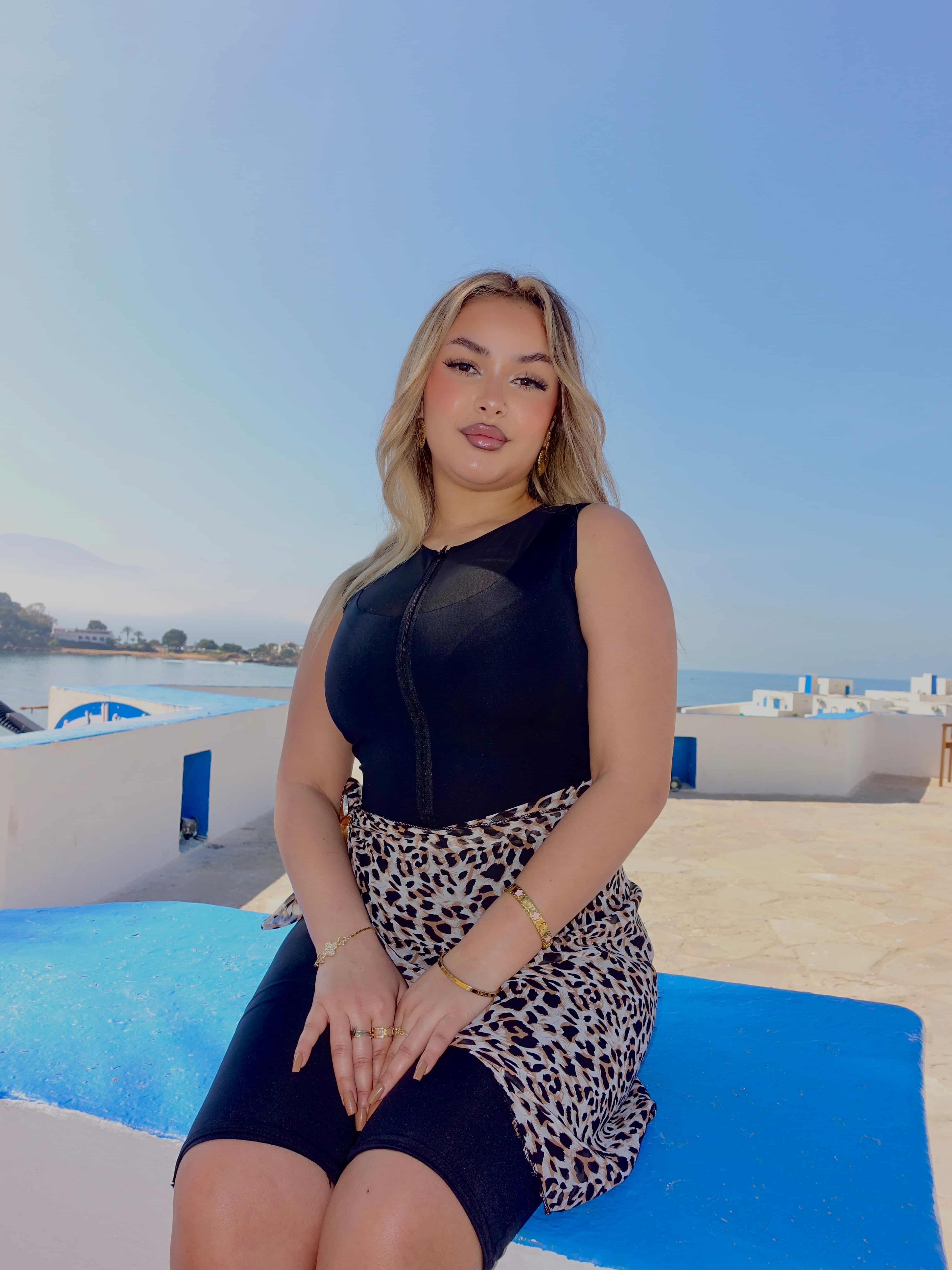 Burkini noir sans manches + pareo leopard