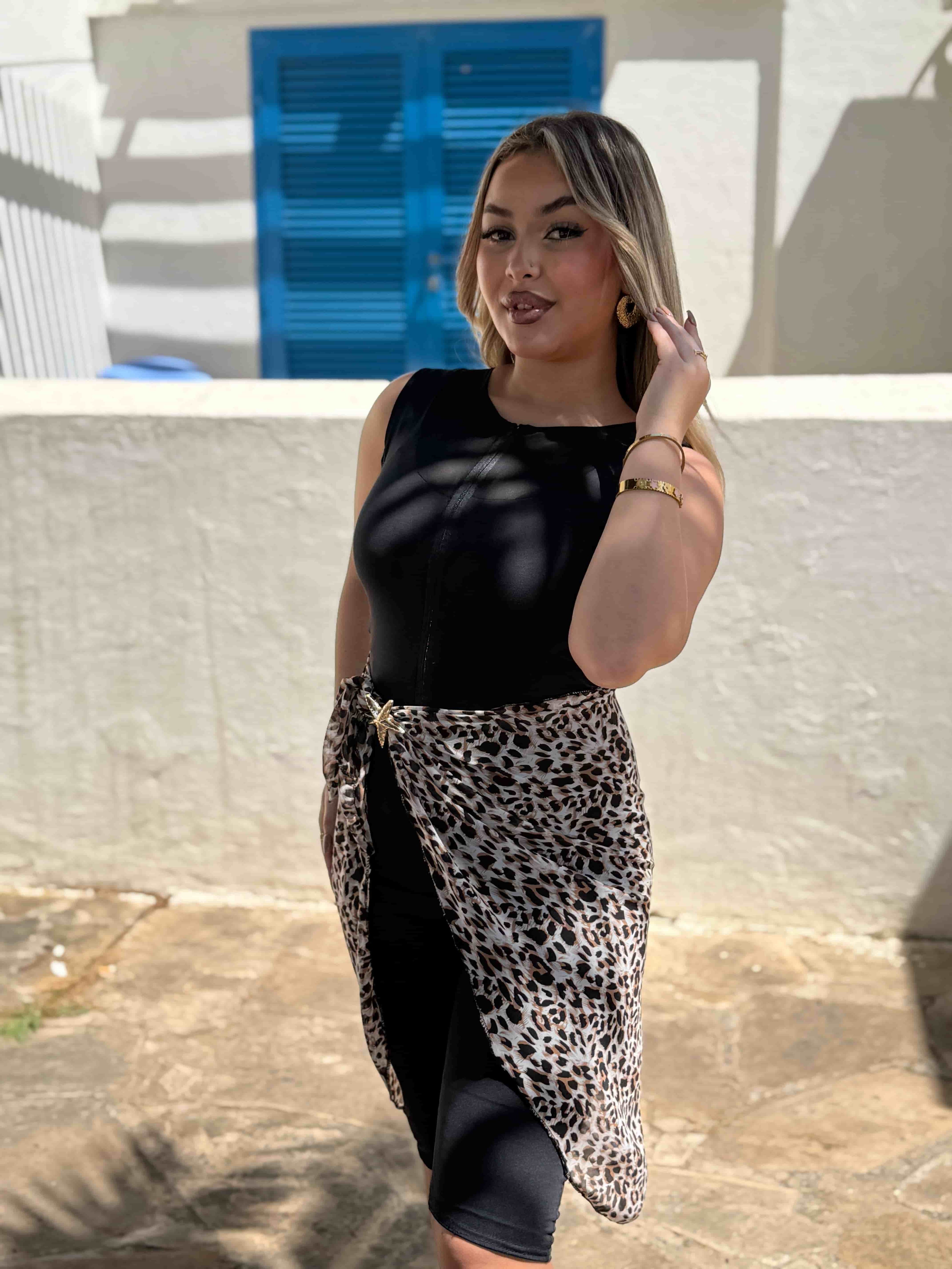 Burkini noir sans manches + pareo leopard